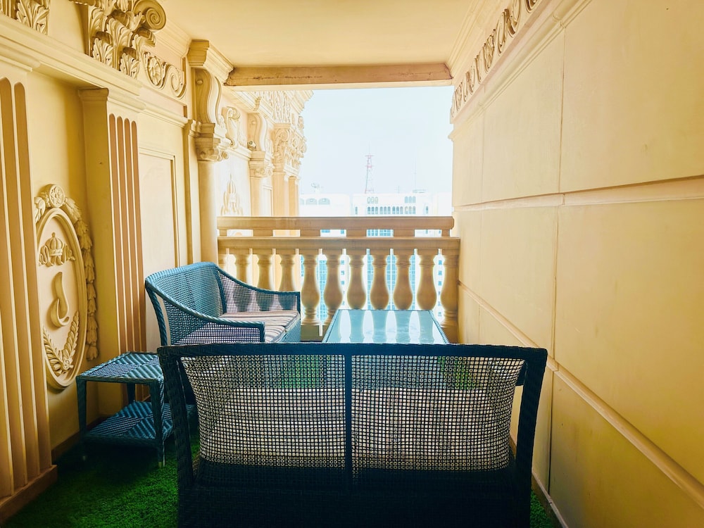 Royal Rose Abu Dhabi, a Curio Collection by Hilton Affiliated Hotel 19