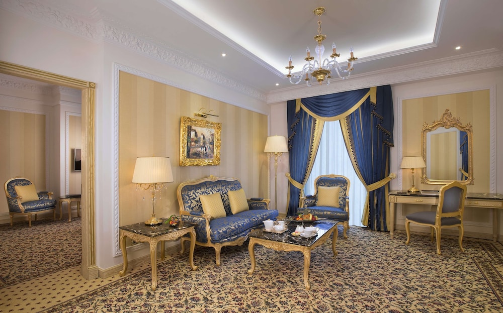 Royal Rose Abu Dhabi, a Curio Collection by Hilton Affiliated Hotel 17