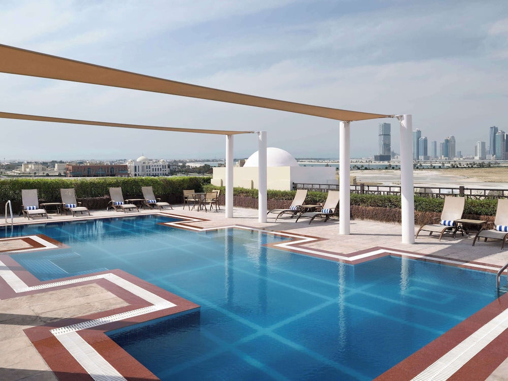 Mövenpick Hotel Apartments Al Mamzar Dubai 1