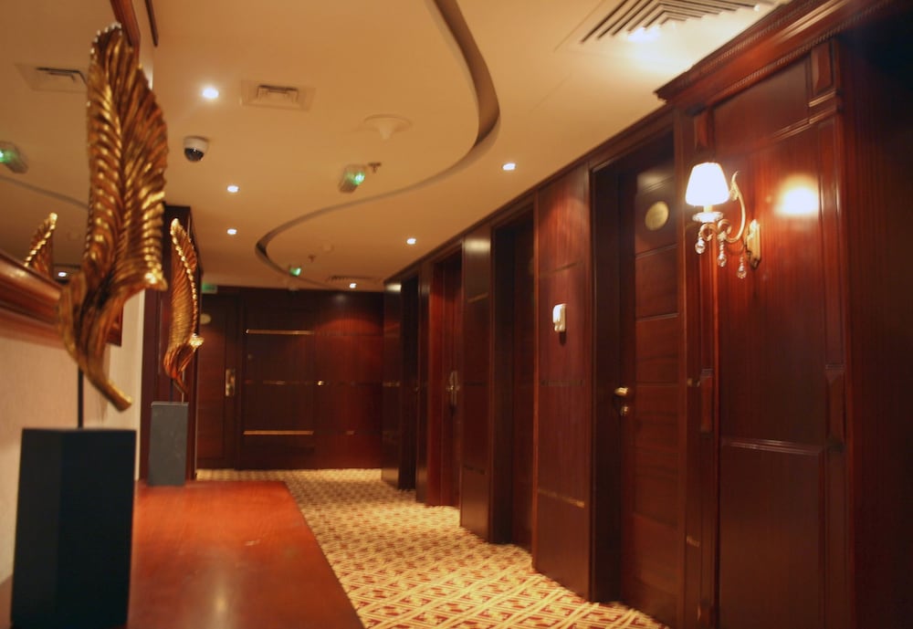 Trianon Royal Hotel 4