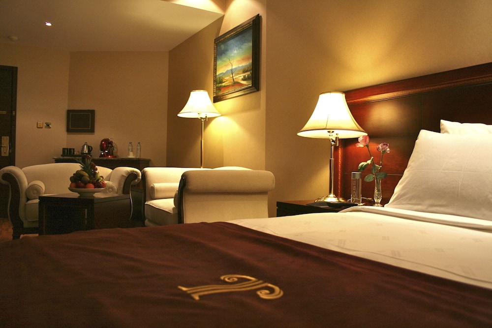 Trianon Royal Hotel 24