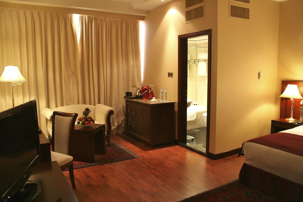 Trianon Royal Hotel 6