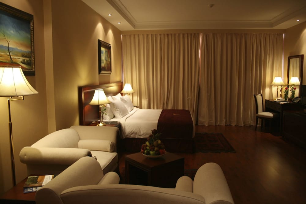 Trianon Royal Hotel 18