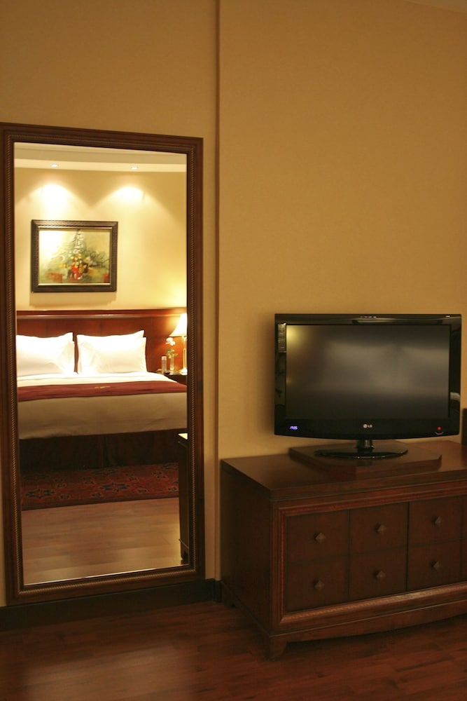 Trianon Royal Hotel 12