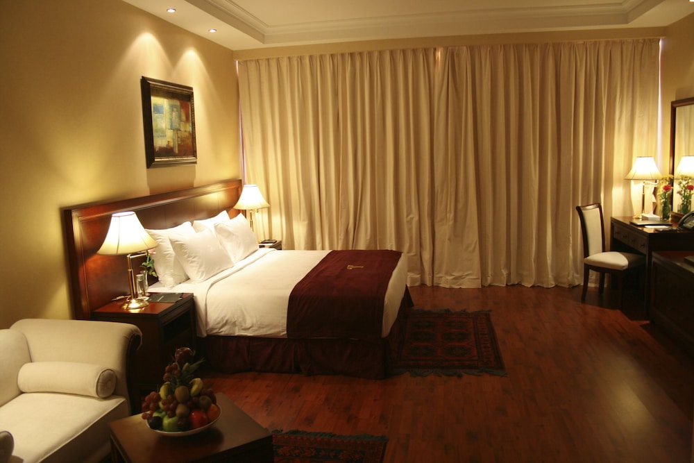Trianon Royal Hotel 22