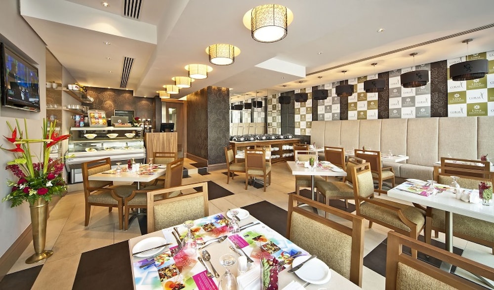Oaks Liwa Executive Suites 10