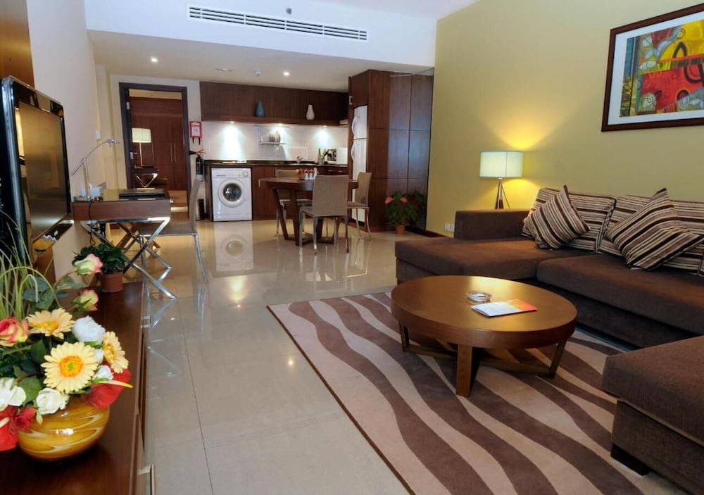 Phoenix Plaza Hotel Apartments 11
