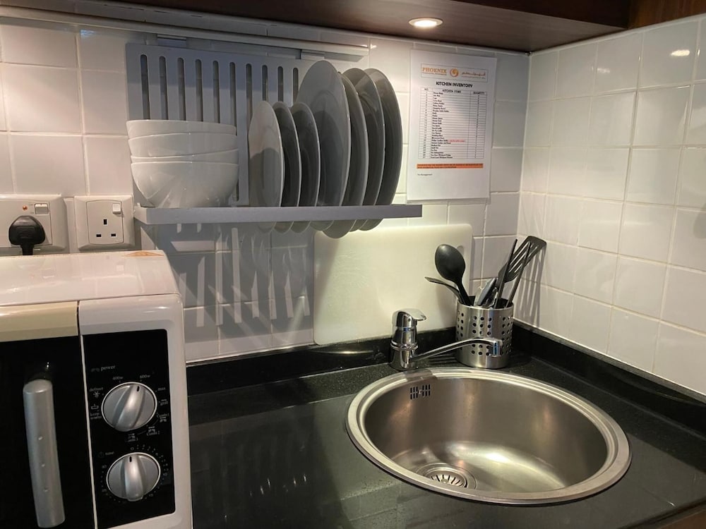 Phoenix Plaza Hotel Apartments 24