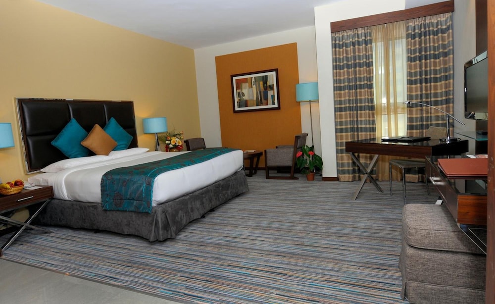 Phoenix Plaza Hotel Apartments 12