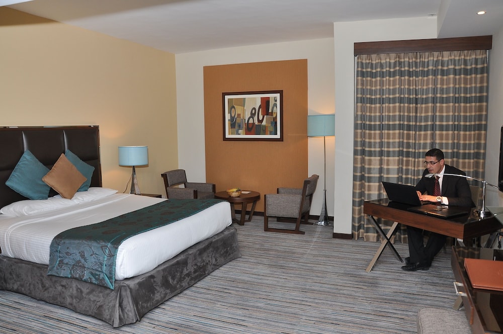 Phoenix Plaza Hotel Apartments 5