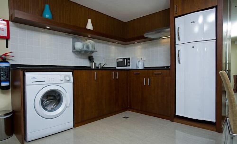 Phoenix Plaza Hotel Apartments 20