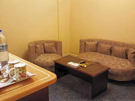 Al Bustan Hotels Flats 9