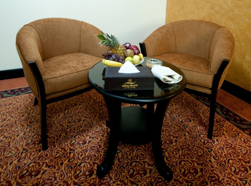 The Royal Grand Suite Hotel 19