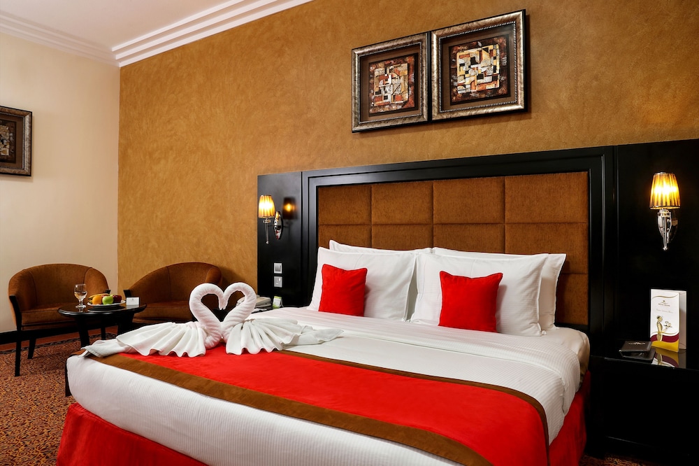 The Royal Grand Suite Hotel 12
