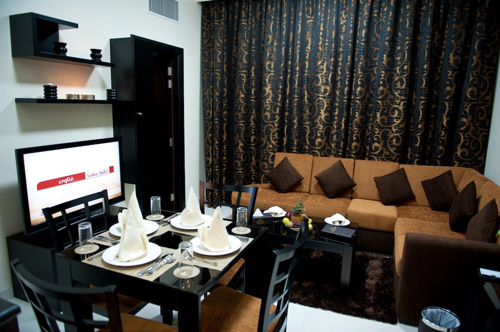The Royal Grand Suite Hotel 18
