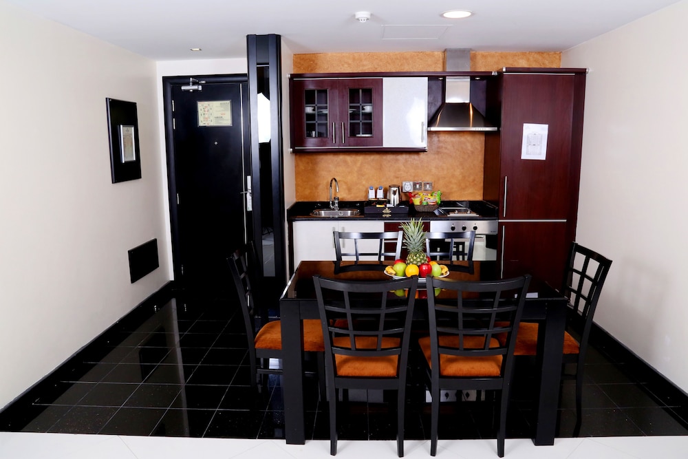 The Royal Grand Suite Hotel 17