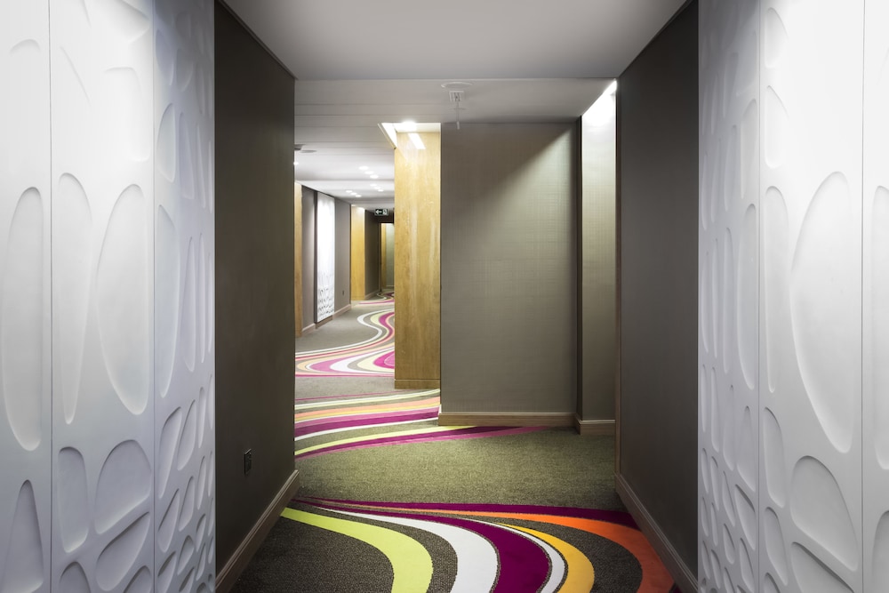 Sofitel Dubai Downtown 13
