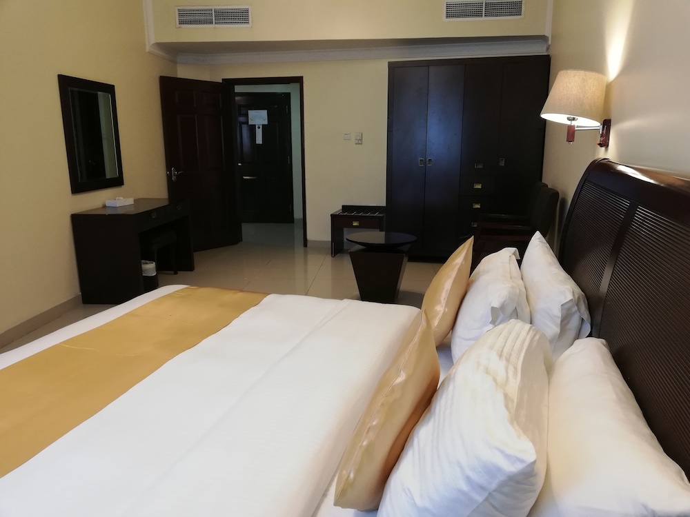 Hotel Crown Palace 13