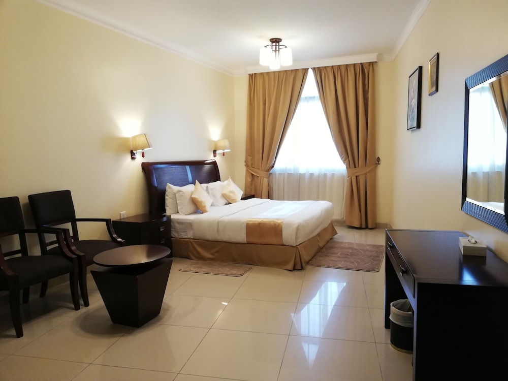 Hotel Crown Palace 12
