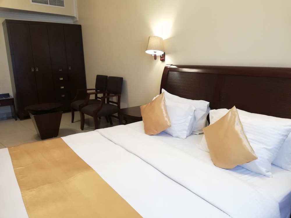 Hotel Crown Palace 20