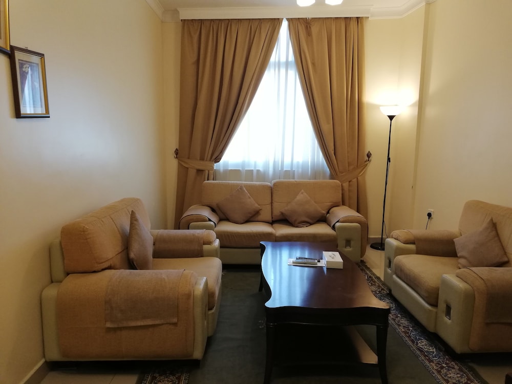 Hotel Crown Palace 11