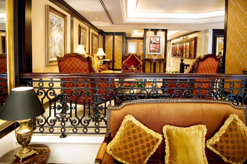 Ascot Hotel 6