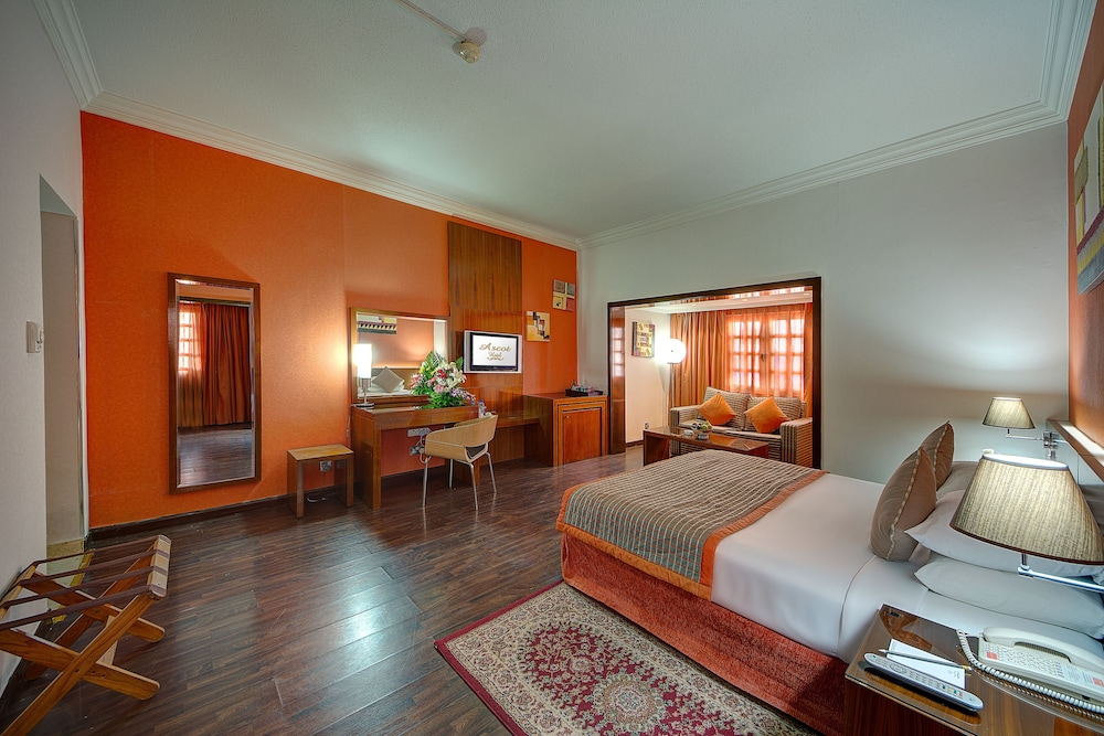 Ascot Hotel 13