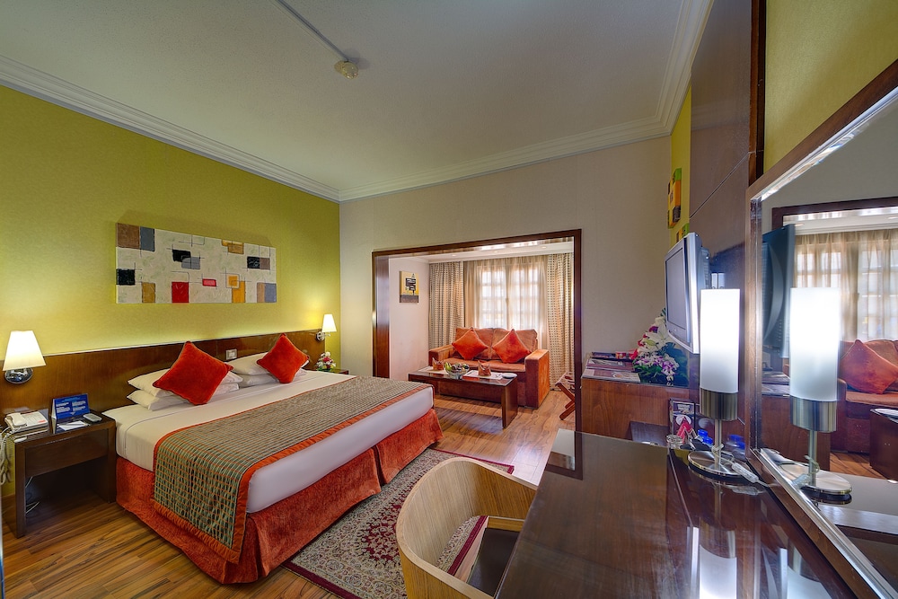 Ascot Hotel 16