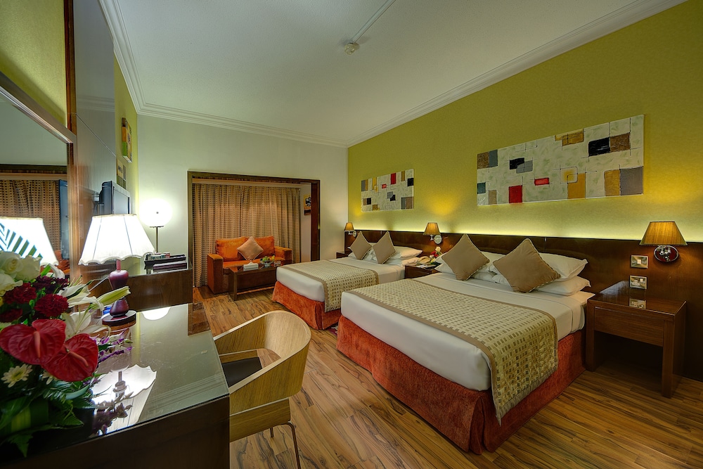 Ascot Hotel 21