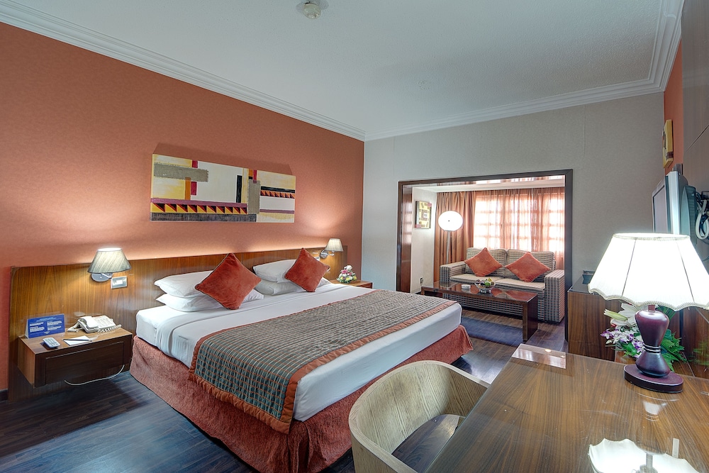 Ascot Hotel 9