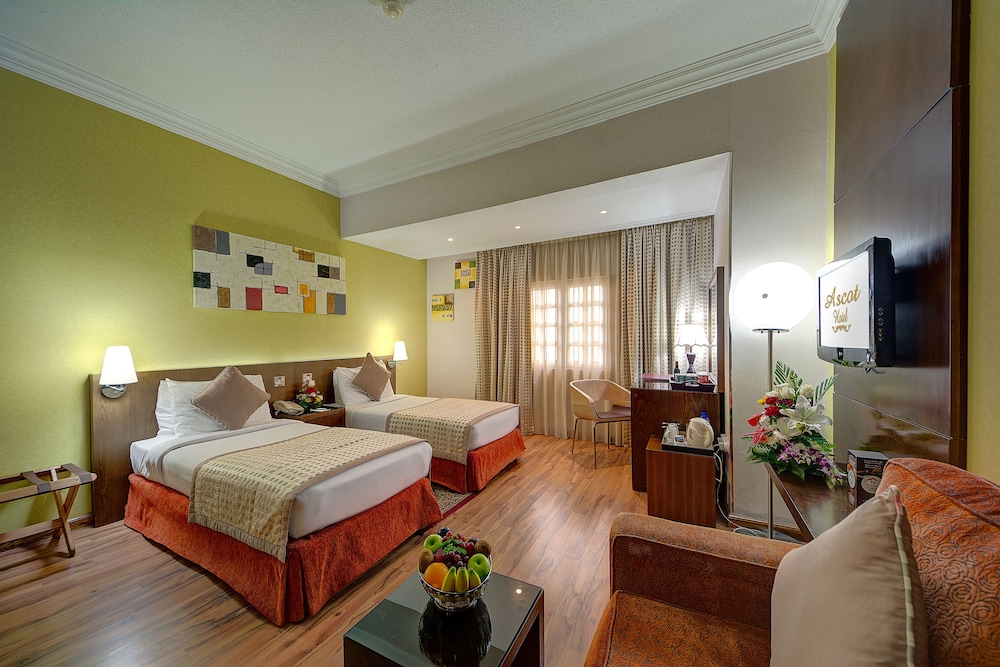 Ascot Hotel 15