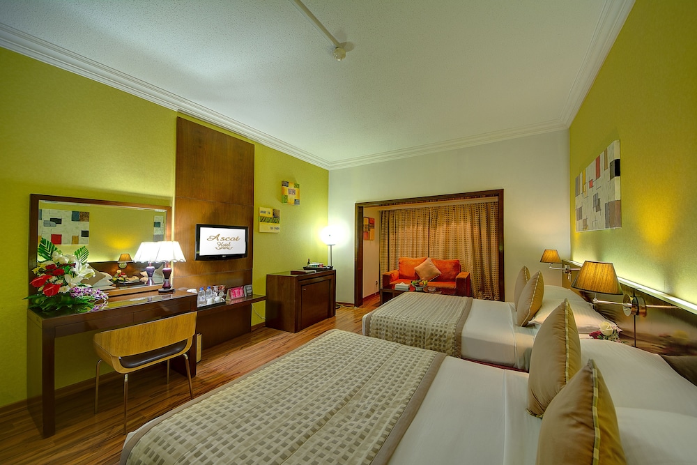 Ascot Hotel 22