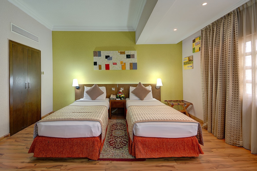 Ascot Hotel 14