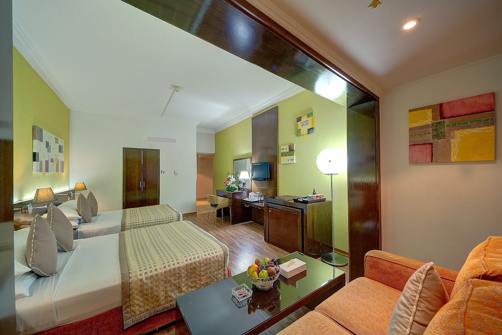 Ascot Hotel 23