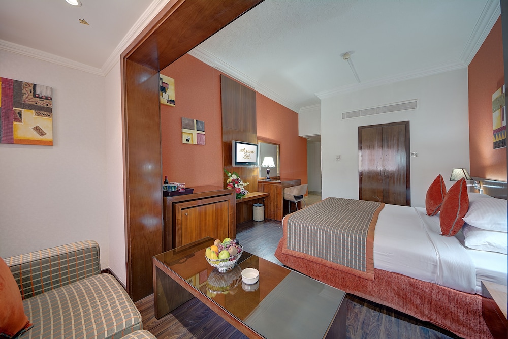 Ascot Hotel 11
