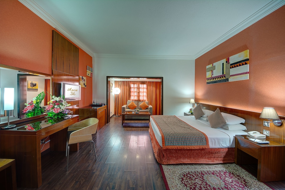 Ascot Hotel 12