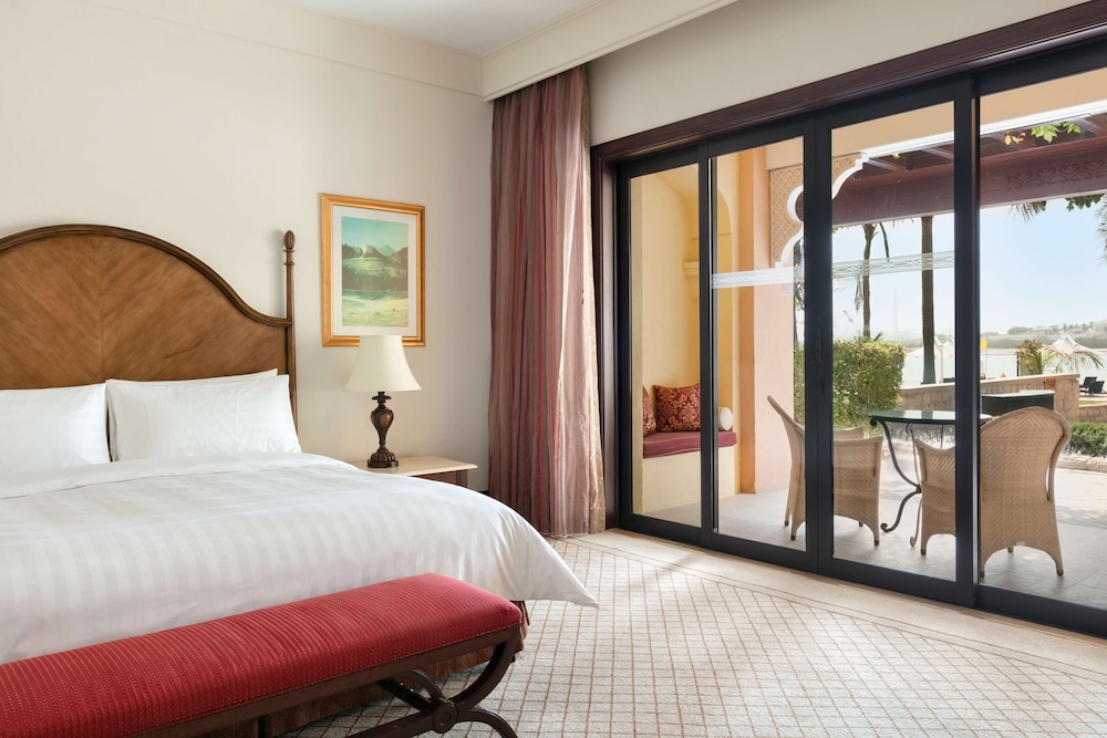 Shangri-La Hotel Qaryat Al Beri 24