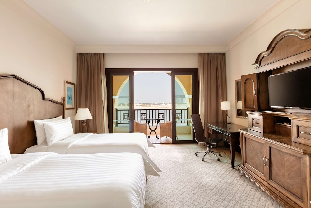 Shangri-La Hotel Qaryat Al Beri 19