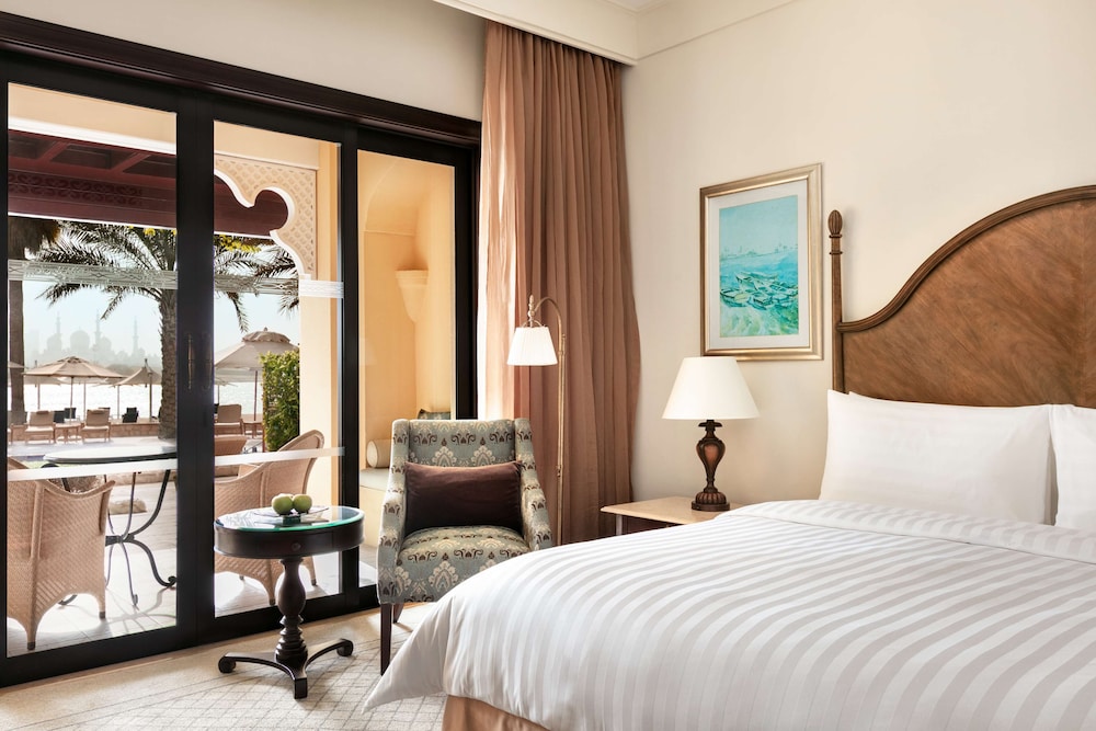 Shangri-La Hotel Qaryat Al Beri 22