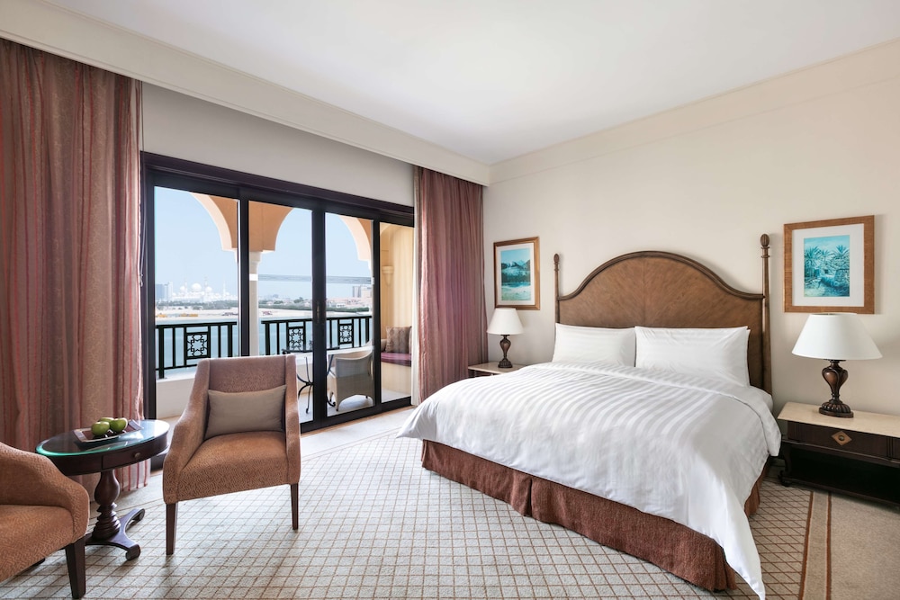 Shangri-La Hotel Qaryat Al Beri 15