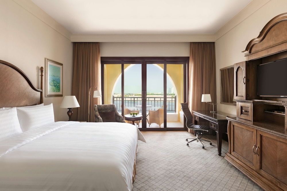 Shangri-La Hotel Qaryat Al Beri 18