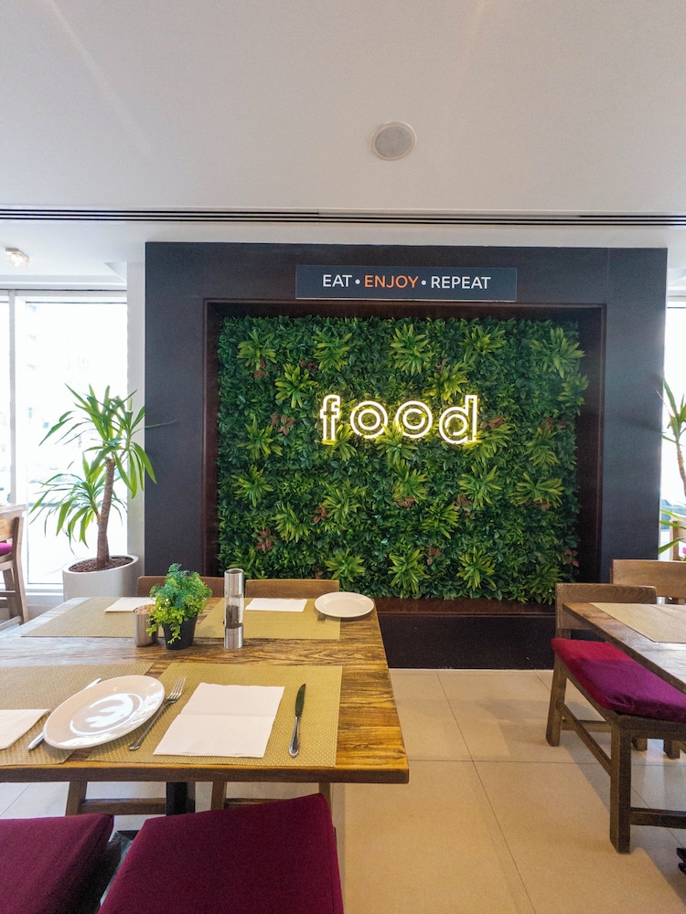 Kingsgate Hotel Abu Dhabi by Millennium 19