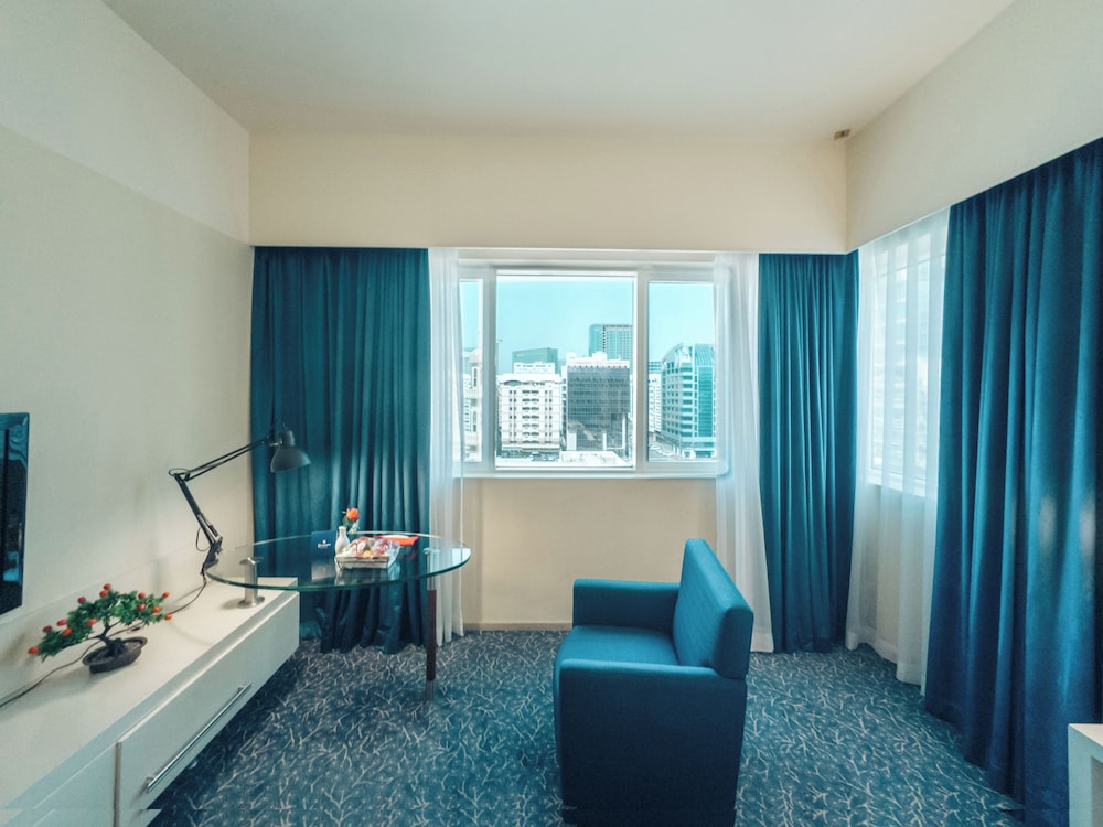 Kingsgate Hotel Abu Dhabi by Millennium 12