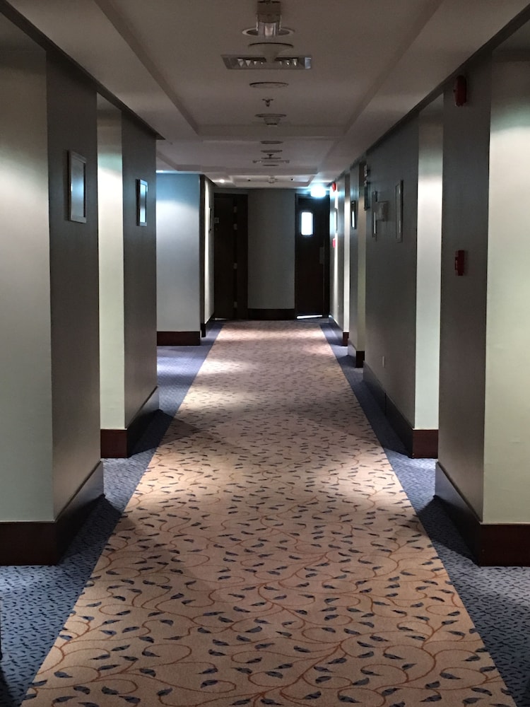 Kingsgate Hotel Abu Dhabi by Millennium 24