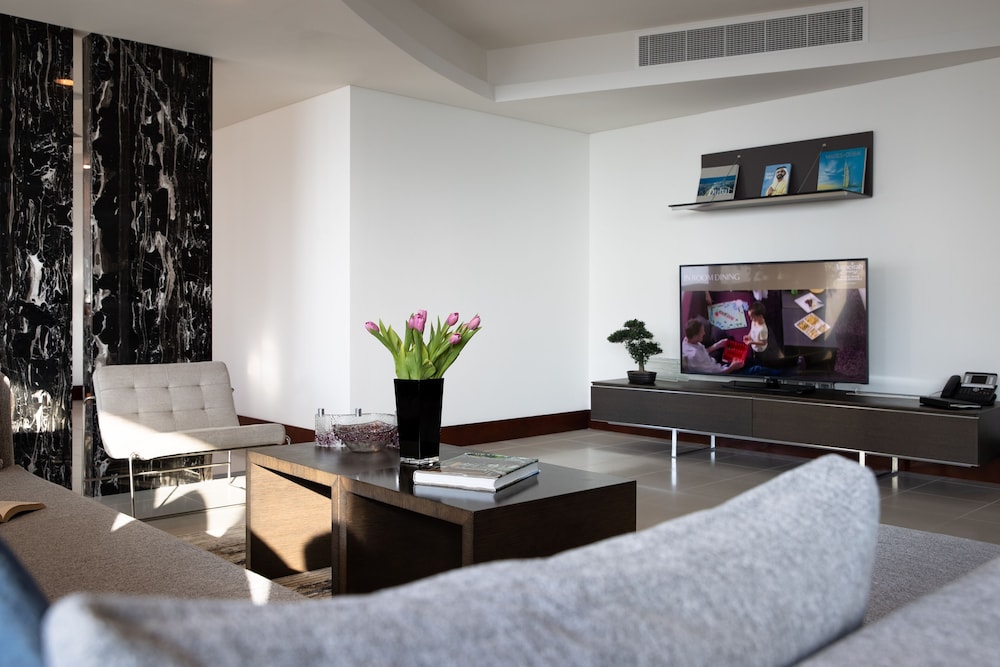 Jumeirah Living World Trade Centre Residences 8