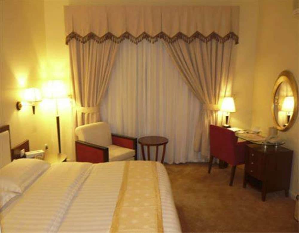 Al Maha Residence 7