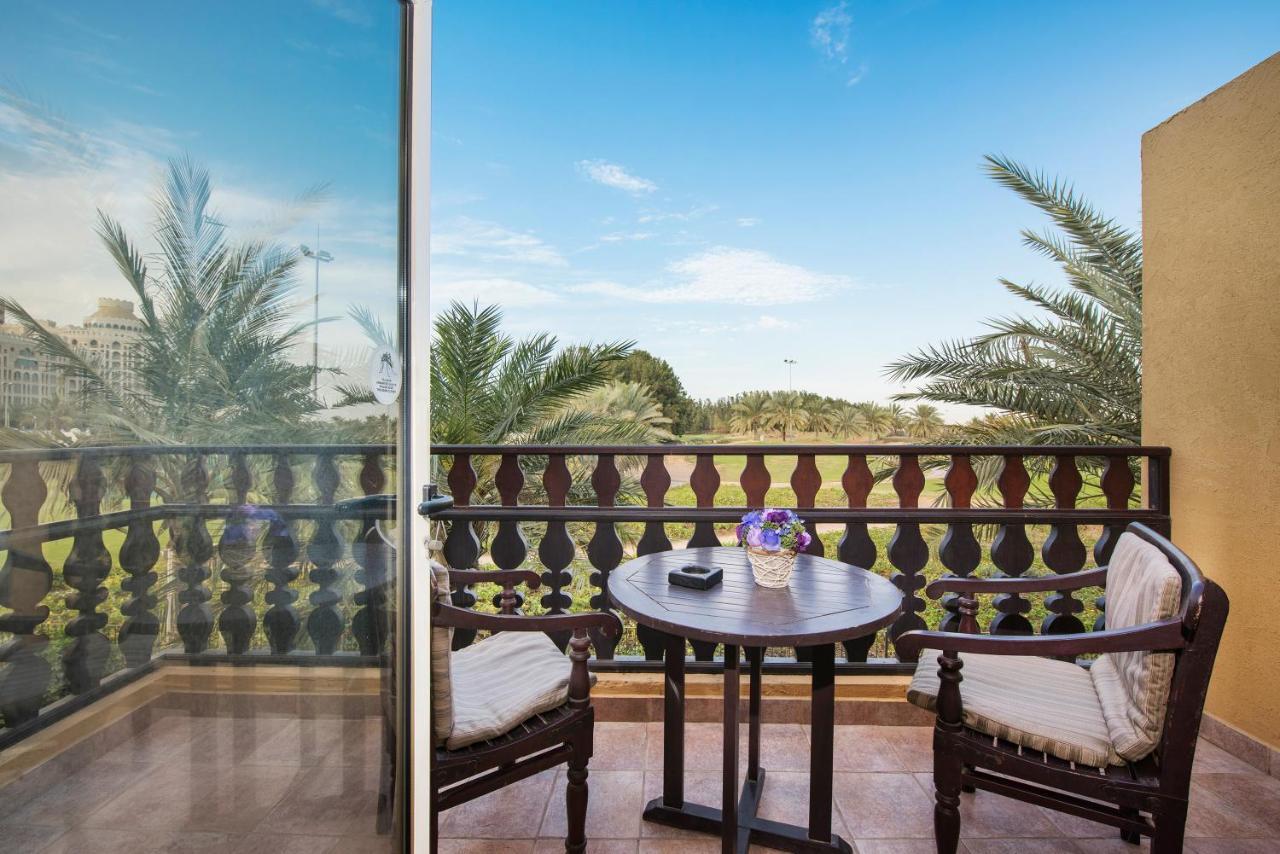 Al Hamra Village Hotel 4