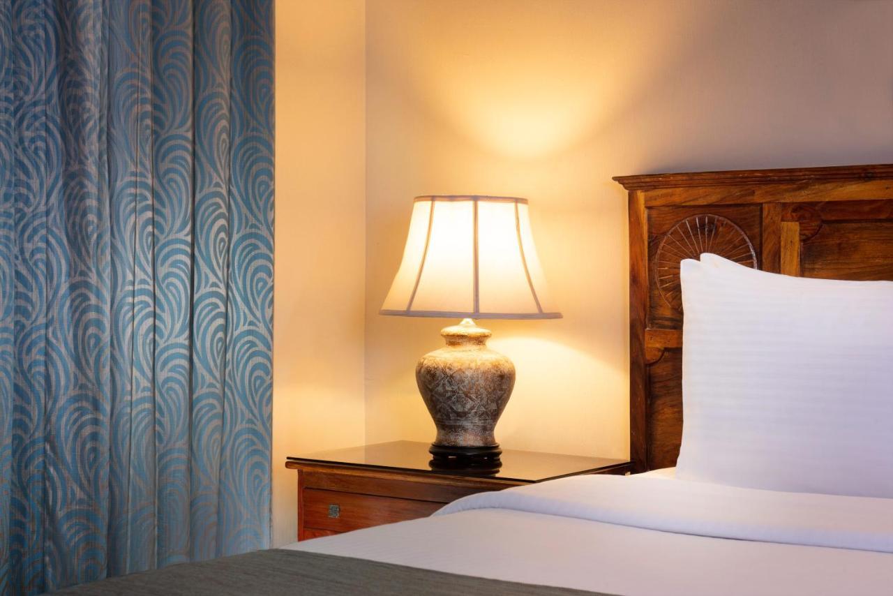 Al Hamra Village Hotel 6