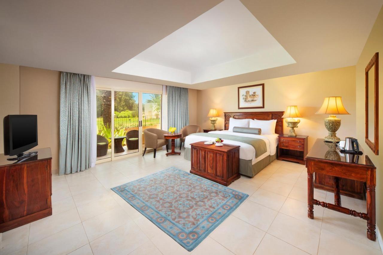 Al Hamra Village Hotel 12