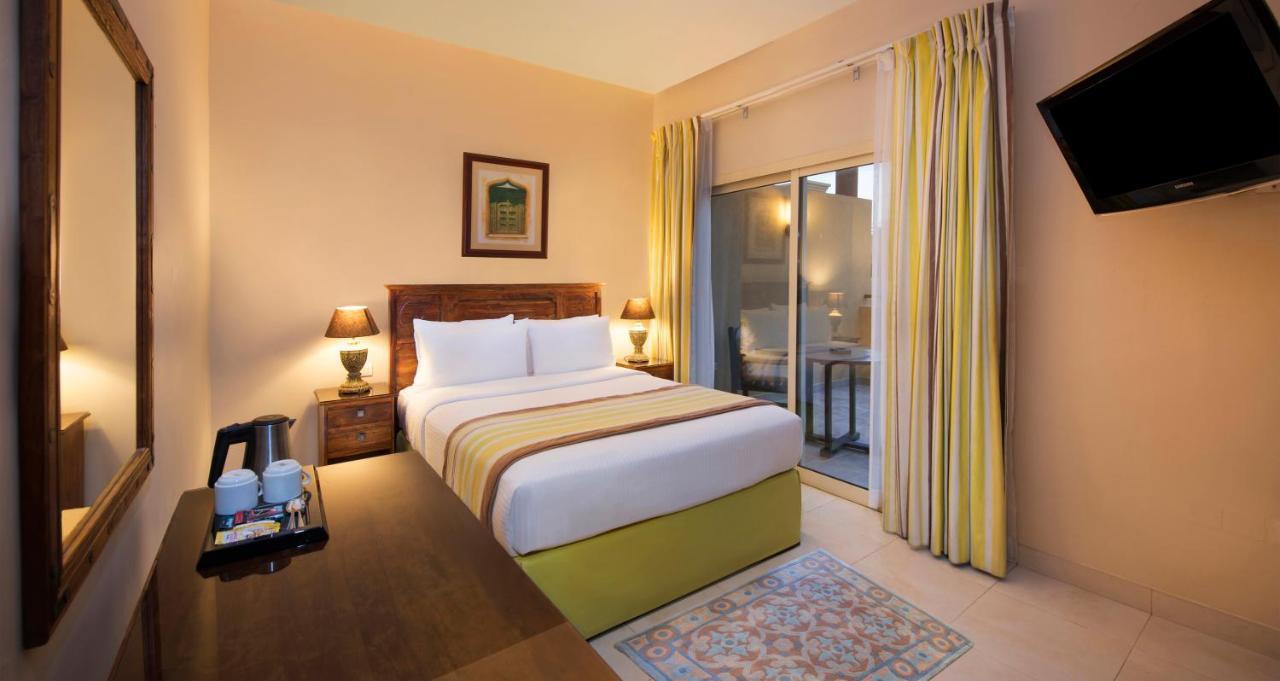 Al Hamra Village Hotel 15